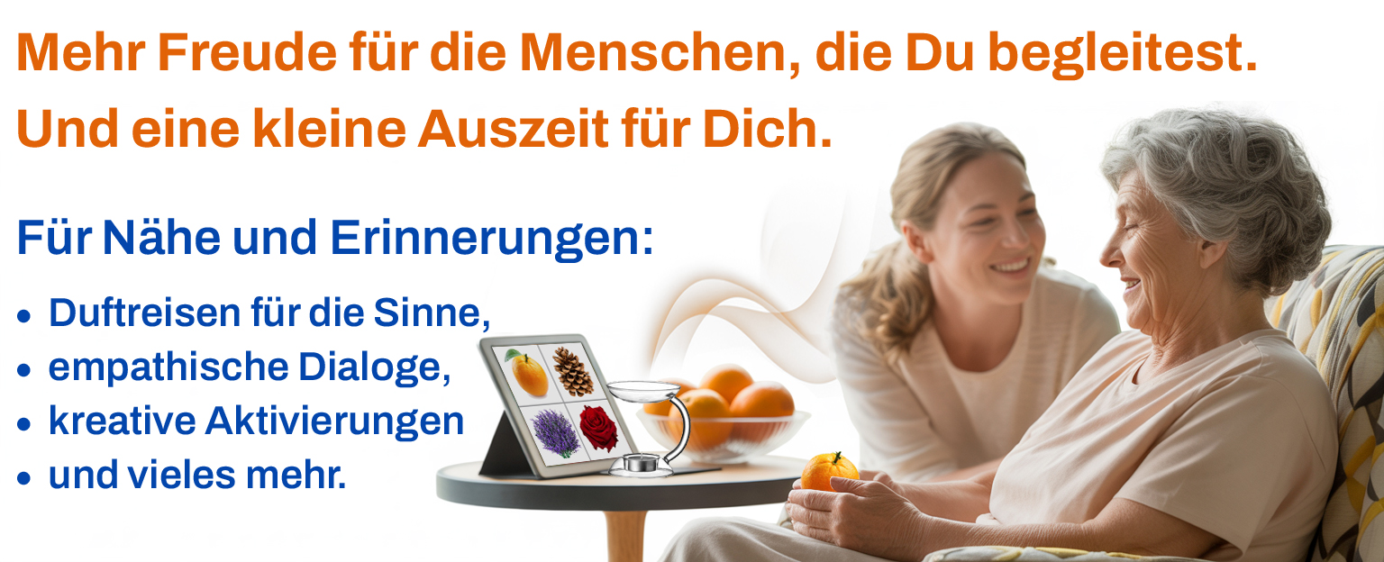 Ältere Frau genießt eine Hörgeschichte mit Aromaduft, unterstützt von einer freundlichen Pflegekraft. Tablet und Orangen auf dem Tisch symbolisieren multisensorische Aktivierung durch KI-Simple.